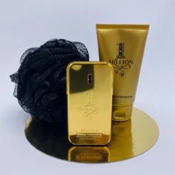 Cadeau Voor Man One Million Paco Rabanne Mannen Eu De Toilet En Shower Gel - Mannen Parfum - Geschenkset Mannen - Verjaardag - Gadgets Mannen - Paco Rabanne 1 Million - Parfum Voor Heren - 3 Producten -Parfum Winkel 1200x1199