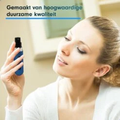 MaxedMore Navulbare Parfumverstuiver 5ml Blauw - 65 Keer Spraybare Parfum Verstuiver - Hervulbaar Tasverstuiver Voor Parfum - Meeneem Mini Geur Flesje Voor Op Reis - Lipstick Formaat Navulbaar Parfumflesje -Parfum Winkel 1200x1200 630