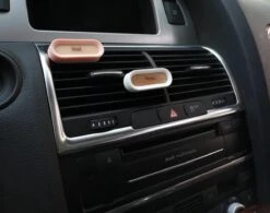 Eco Autoparfum ZWART - 2 Stuks!! - Luxe Auto Luchtverfrisser - Voor Luchtrooster - Autogeur -AutoVerfrisser - Trendy Design - VentilatieroosterMonteerbaar - Herbruikbaar - AutoLuchtje - Geurverfrisser - Eco Friendly - Biologisch Afbreekbaar -Parfum Winkel 1200x948 3